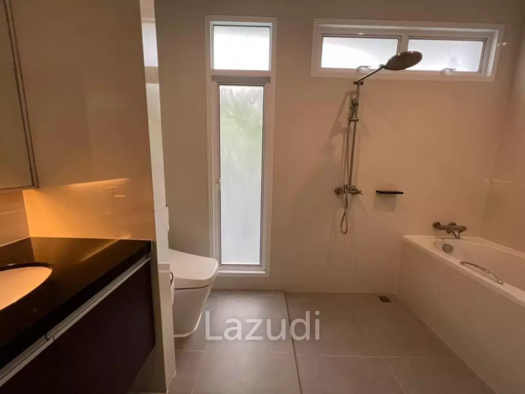 3 bedrooms 2 bathrooms 477 sqm. Panalee baana