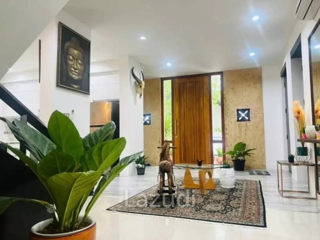 4 bedrooms 5 bathrooms 388 Sqm. Villa Jomtiean.