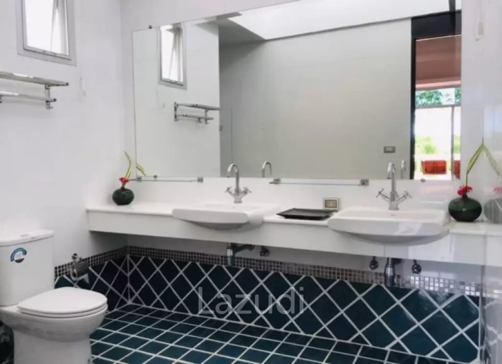 4 bedrooms 5 bathrooms 388 Sqm. Villa Jomtiean.