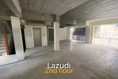 5-Storey Building with Roof Deck for Rent in Prime Location near BTS Chong Nonsi, Perfect for Restaurant or Cafe
