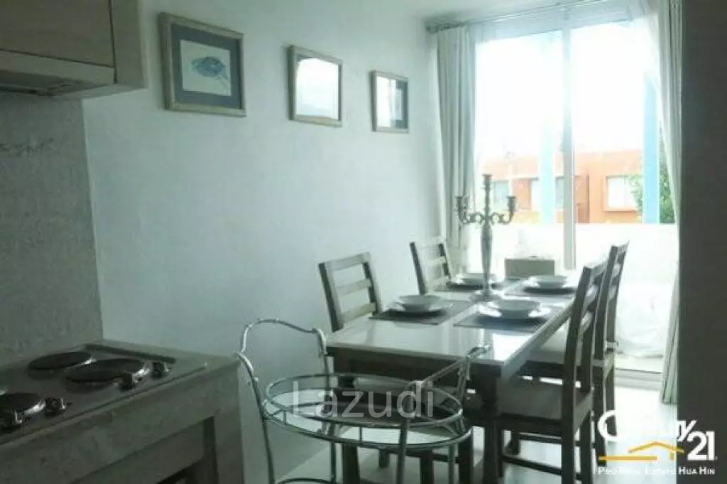 Beautiful 2 Bed Beachfront Condo