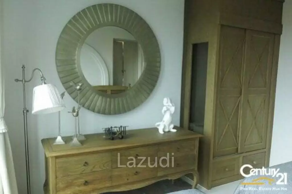 Beautiful 2 Bed Beachfront Condo