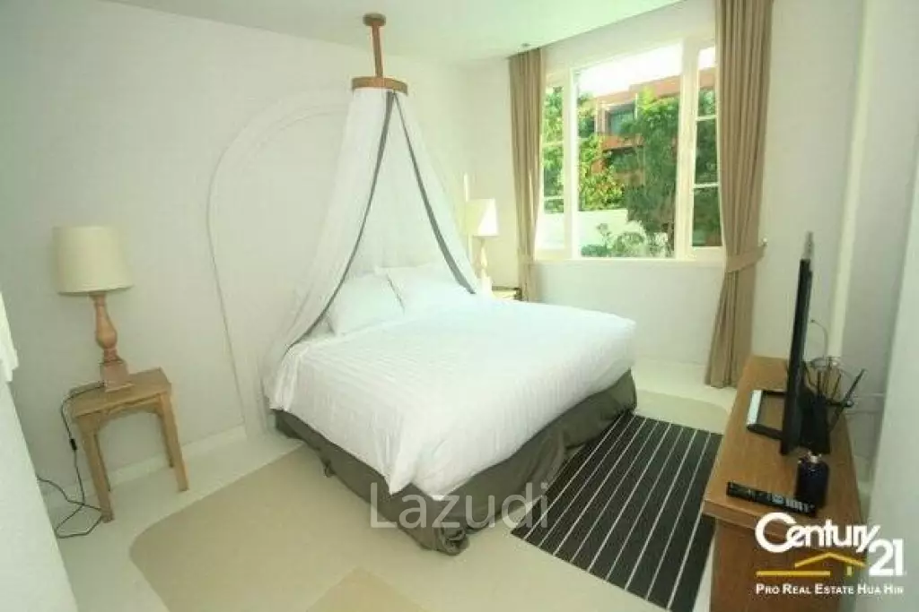 Nice 2 Bed Beachfront Condo