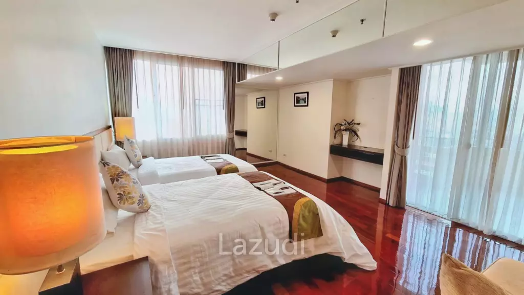 3 Bed 3 Bath 289 SQ.M Piyathip Place