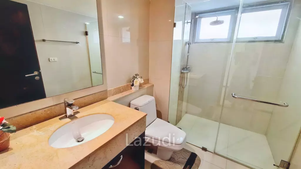 3 Bed 3 Bath 289 SQ.M Piyathip Place