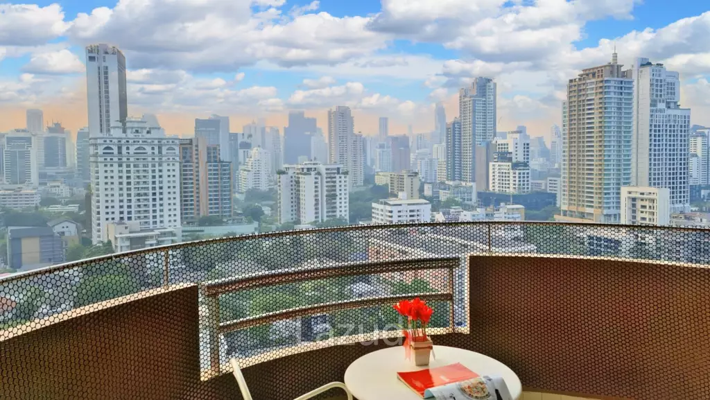 3 Bed 3 Bath 289 SQ.M Piyathip Place