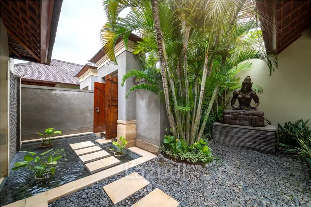 Great Freehold Villas in the heart of Seminyak