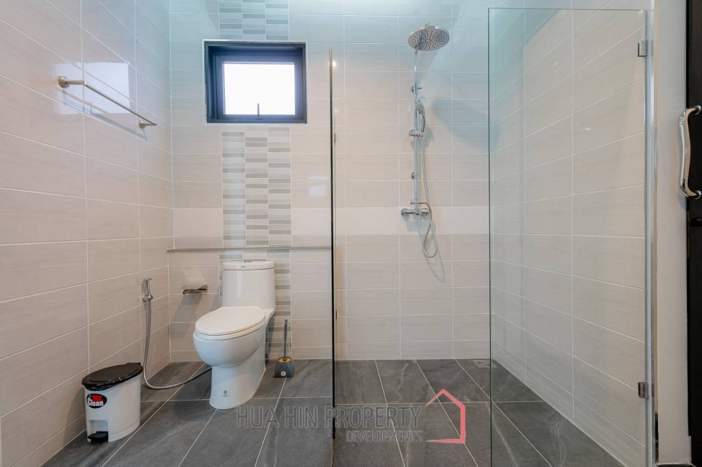 Mil Pool : New 3 Bedroom Pool Villa in Soi 102