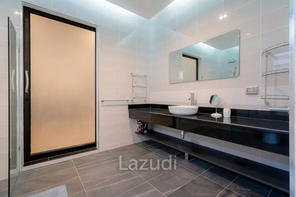 Mil Pool : New 3 Bedroom Pool Villa in Soi 102