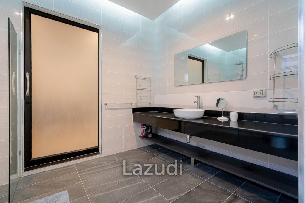 Mil Pool : New 3 Bedroom Pool Villa in Soi 102