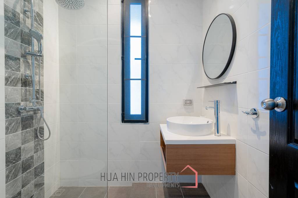 Mil Pool : New 3 Bedroom Pool Villa in Soi 102