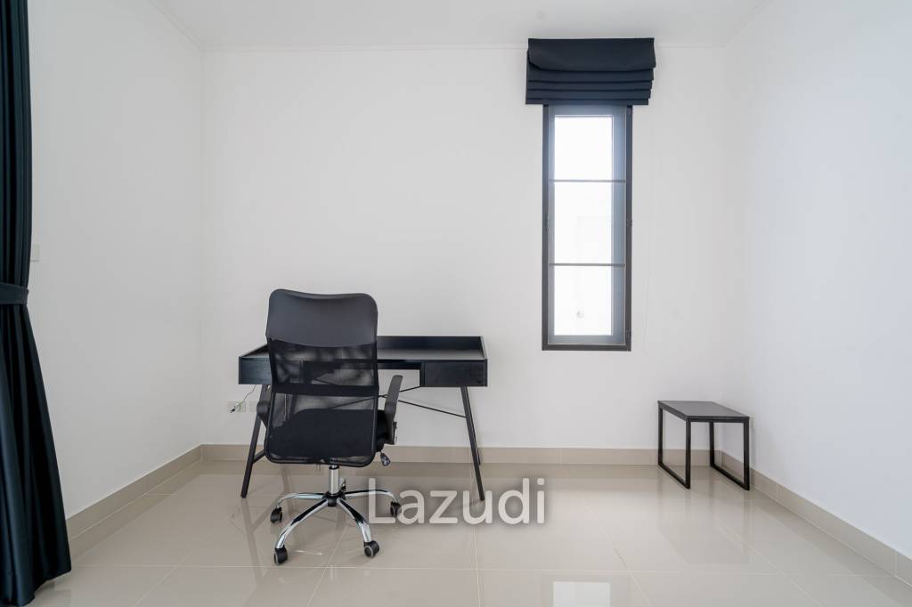 Mil Pool : New 3 Bedroom Pool Villa in Soi 102