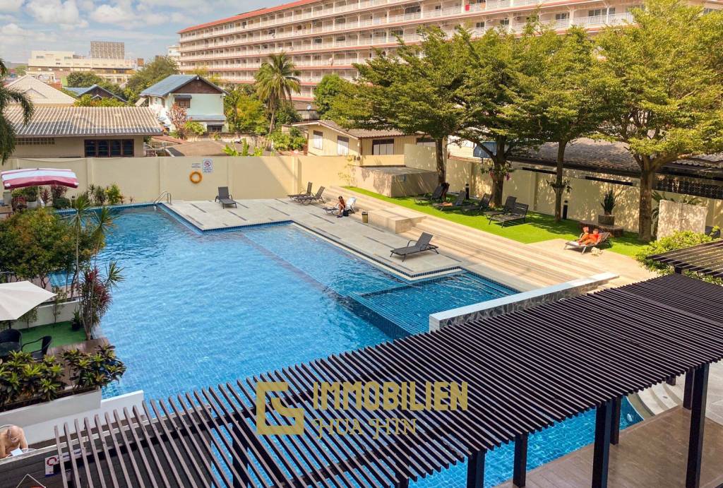 Tira Tiraa Condominium : 1 Bedroom With Pool View