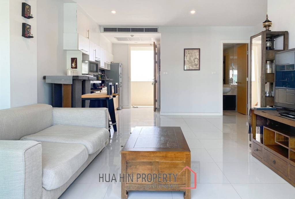 The Breeze Condo: 2 bedroom With Pool View