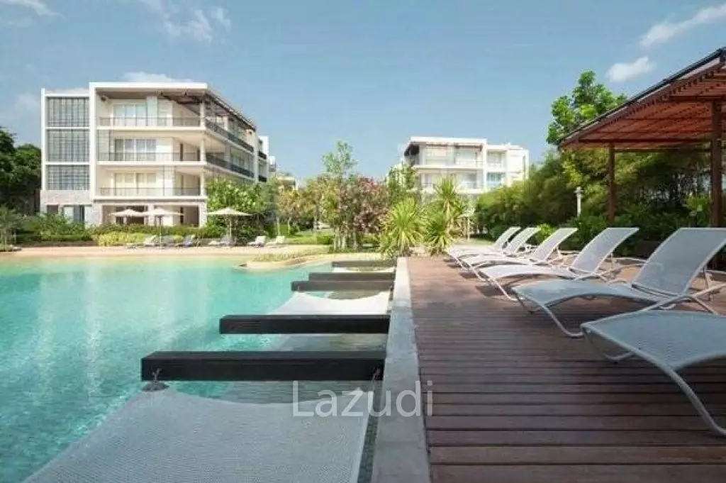 1 Bed beachfront Condo