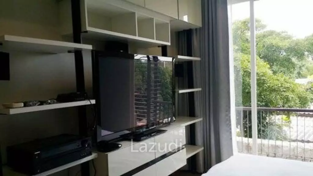 1 Bed beachfront Condo