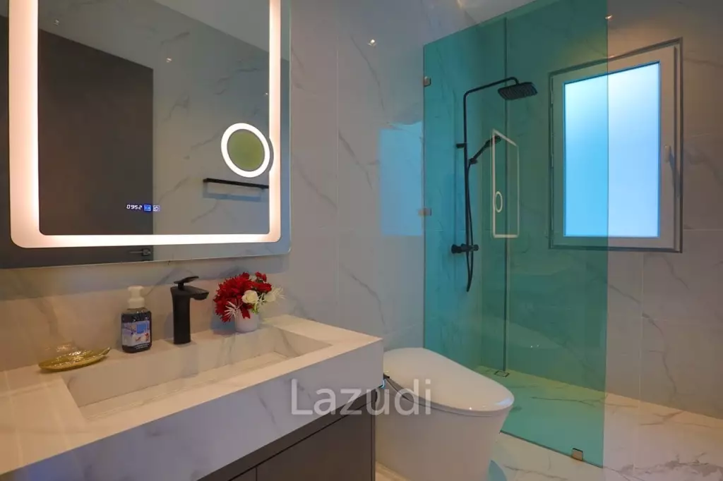10 Bed 12 Bath 1,224 Sqm. Siam Royal View House