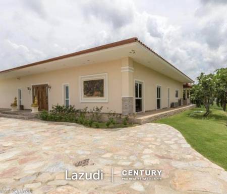 LAKESIDE : 4 Bed Lakeside Pool Villa on a Large Land Plot