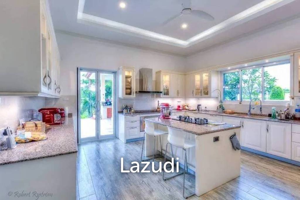 1,268 Sqm 4 Bed 4 Bath Villa For Sale