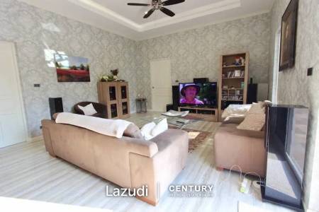 LAKESIDE : 4 Bed Lakeside Pool Villa on a Large Land Plot