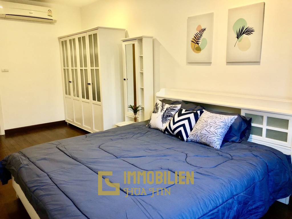 THE SEACRAZE : Nice 2 Bed condo near the beach