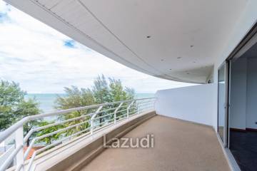 SANDY BEACH CONDO : 2 Bed Seaview Condo