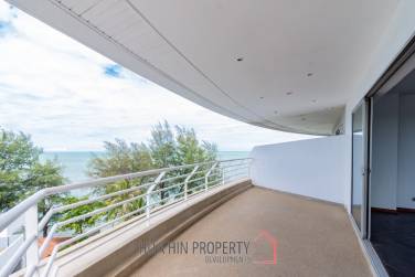 SANDY BEACH CONDO : 2 Bed Seaview Condo