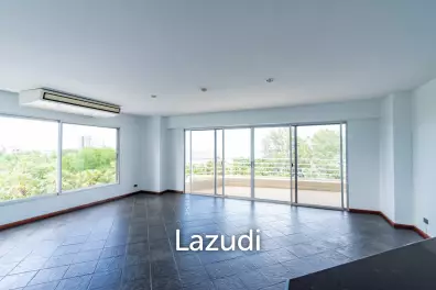 SANDY BEACH CONDO : 2 Bed Seaview Condo