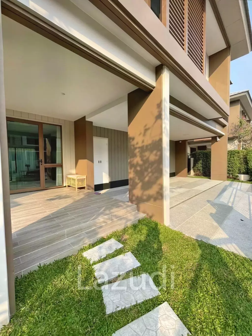 4 Bed 4 Bath 280 SQ.M Burasiri Krungthep Kreetha