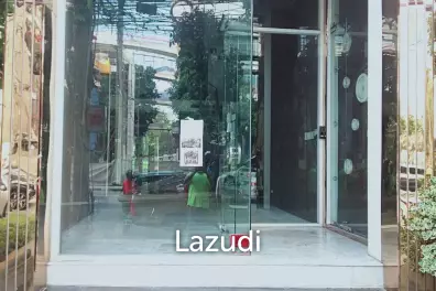 5 Storey Building for Lease on Thonglor Soi 5