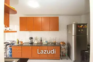 BAAN SA SARAN : 4 Bed Colonial Style Townhouse