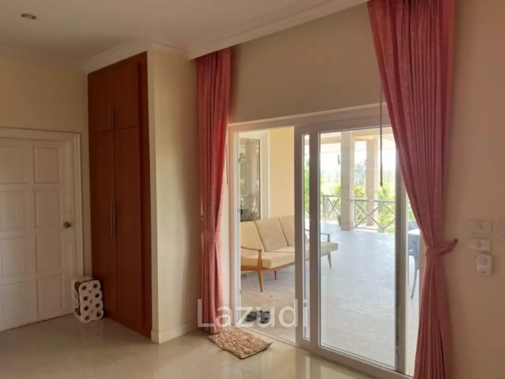 2 STOREY VILLA NEAR BLACK MOUNTAIN : 3 bed on large plot