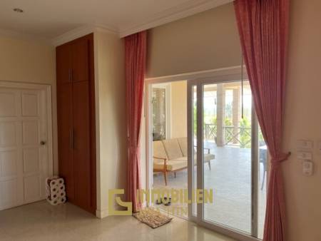 2 STOREY VILLA NEAR BLACK MOUNTAIN : 3 bed on large plot