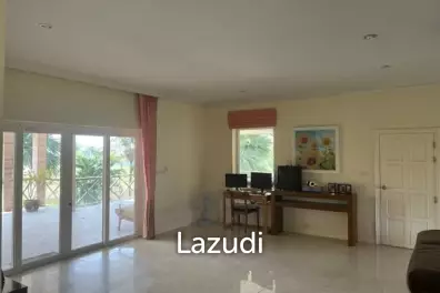 2 STOREY VILLA NEAR BLACK MOUNTAIN : 3 bed on large plot