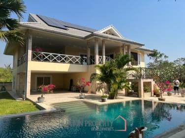 2 STOREY VILLA NEAR BLACK MOUNTAIN : 3 bed on large plot