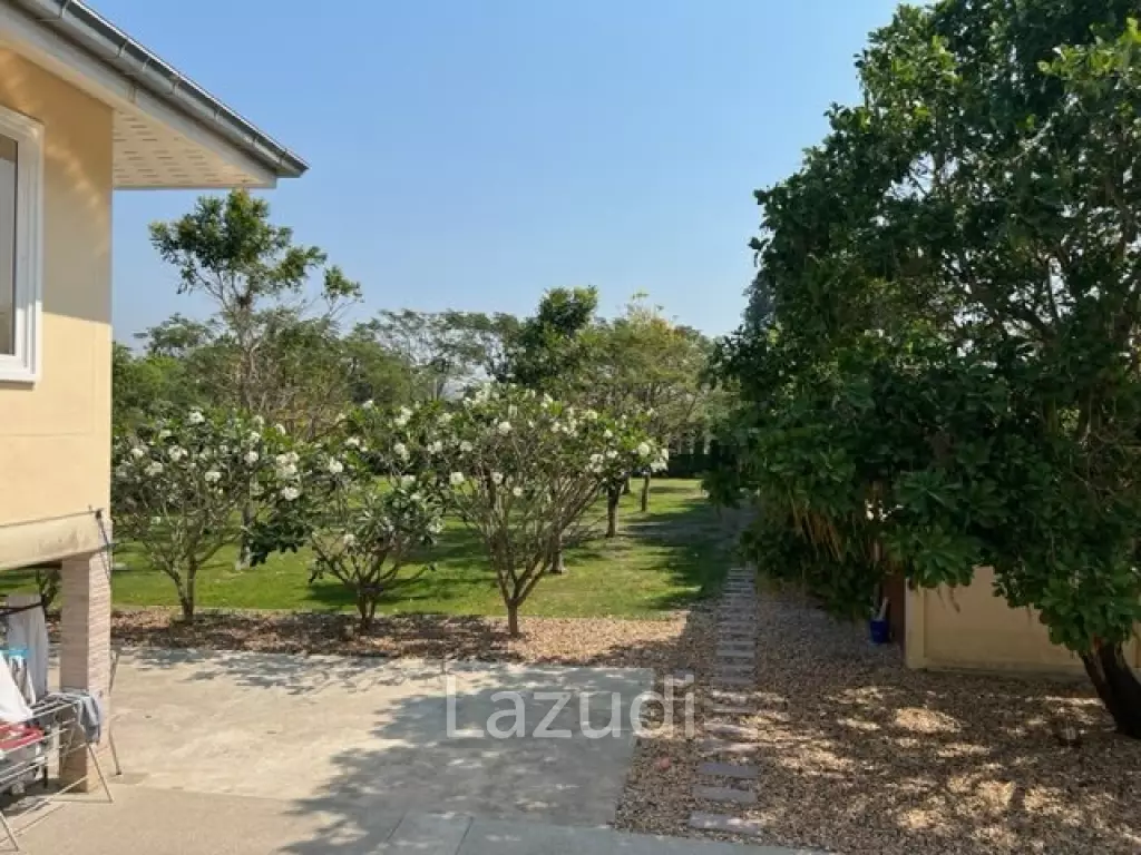 2 STOREY VILLA NEAR BLACK MOUNTAIN : 3 bed on large plot