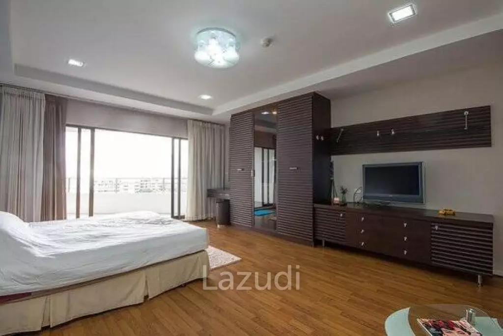 1 Bed Beachfront Condo