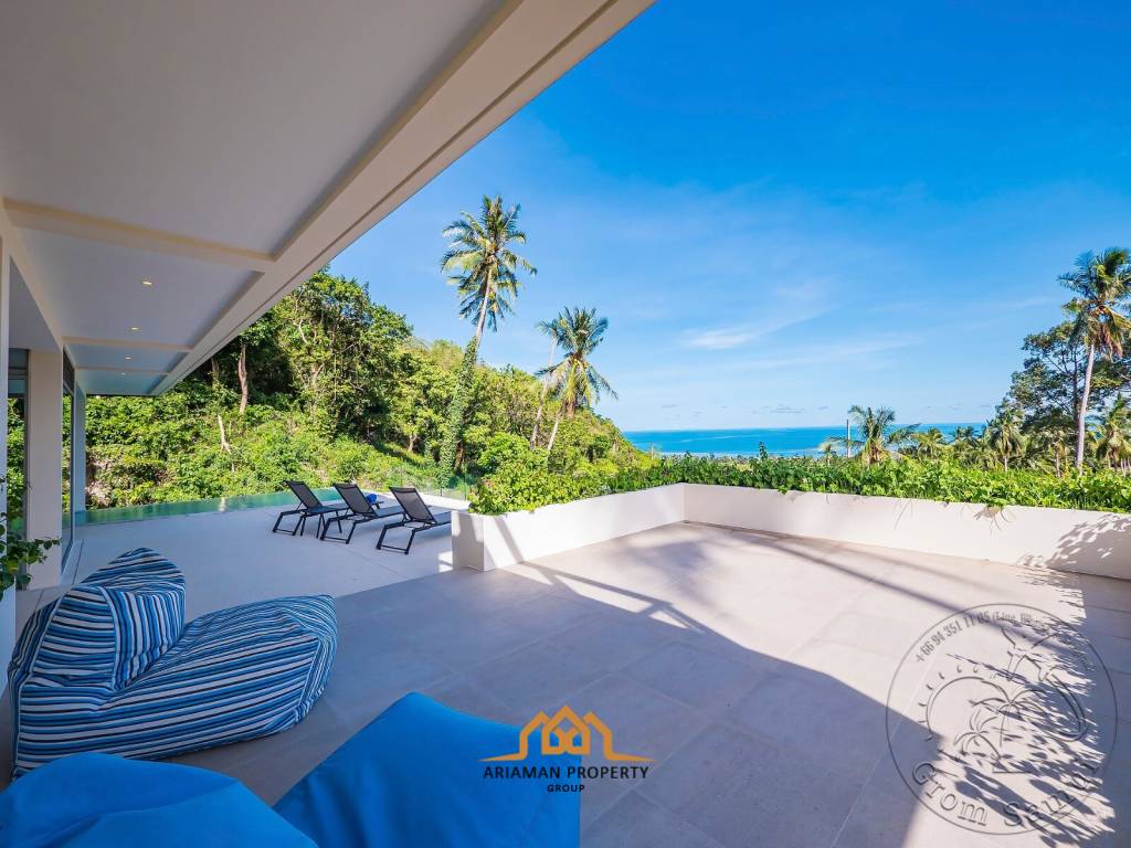 Spacious and Modern 4-Bedroom Villa in Lamai