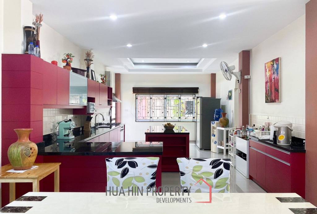 2 Storey : Stand Alone House On A Big Land Plot