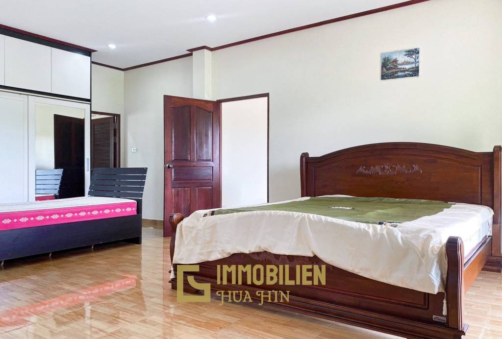 1,216 qm 8 Bett 8 Bad Villa Für Verkauf