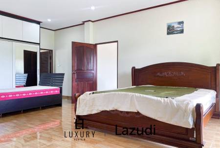 1,216 qm 8 Bett 8 Bad Villa Für Verkauf