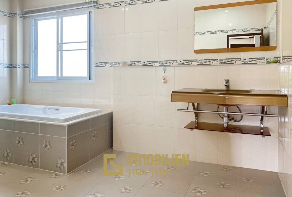 1,216 metro cuadrado 8 ` 8 Baño Villa de Venta