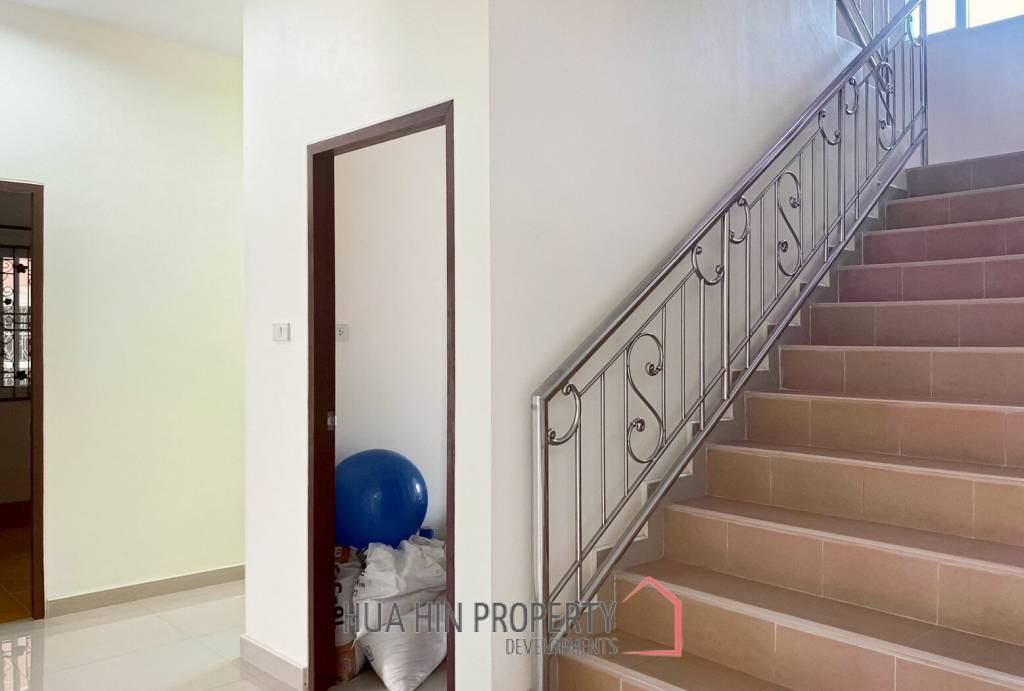 2 Storey : Stand Alone House On A Big Land Plot