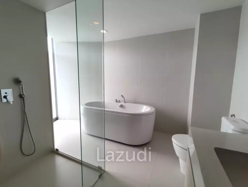 The Sanctuary: 2Bed Golf Course View + Sea View