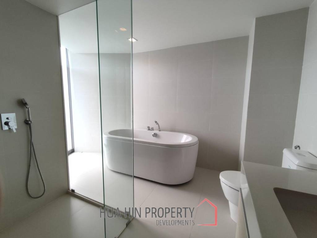 The Sanctuary: 2Bed Golf Course View + Sea View