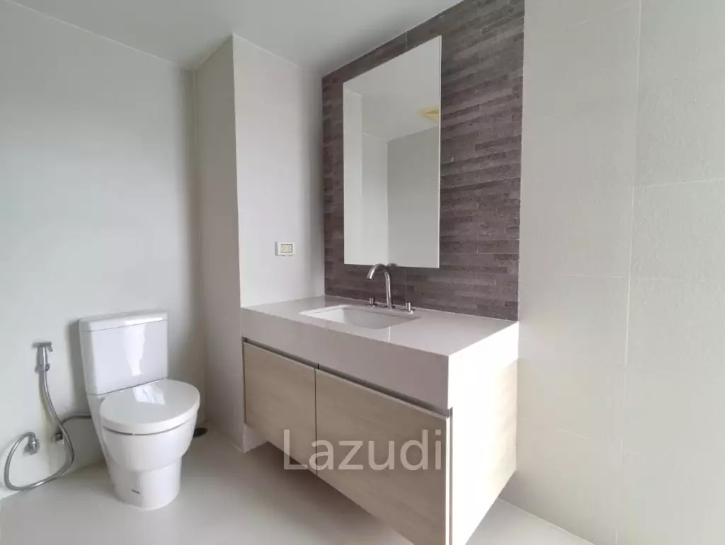 The Sanctuary: 2Bed Golf Course View + Sea View