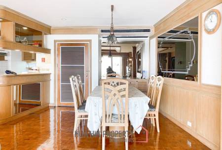 Baan Chom View : 2 Bedroom Sea View Condo