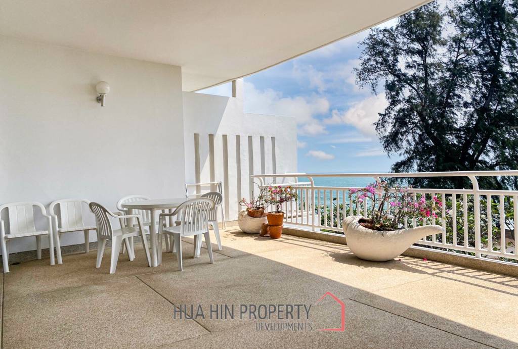 Baan Chom View : 2 Bedroom Sea View Condo