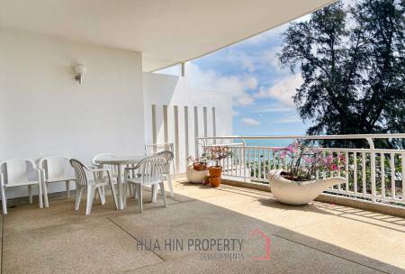 Baan Chom View : 2 Bedroom Sea View Condo
