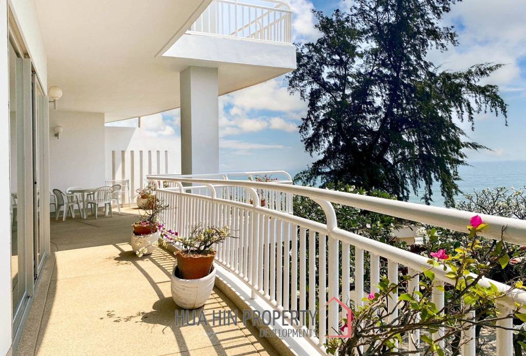 Baan Chom View : 2 Bedroom Sea View Condo